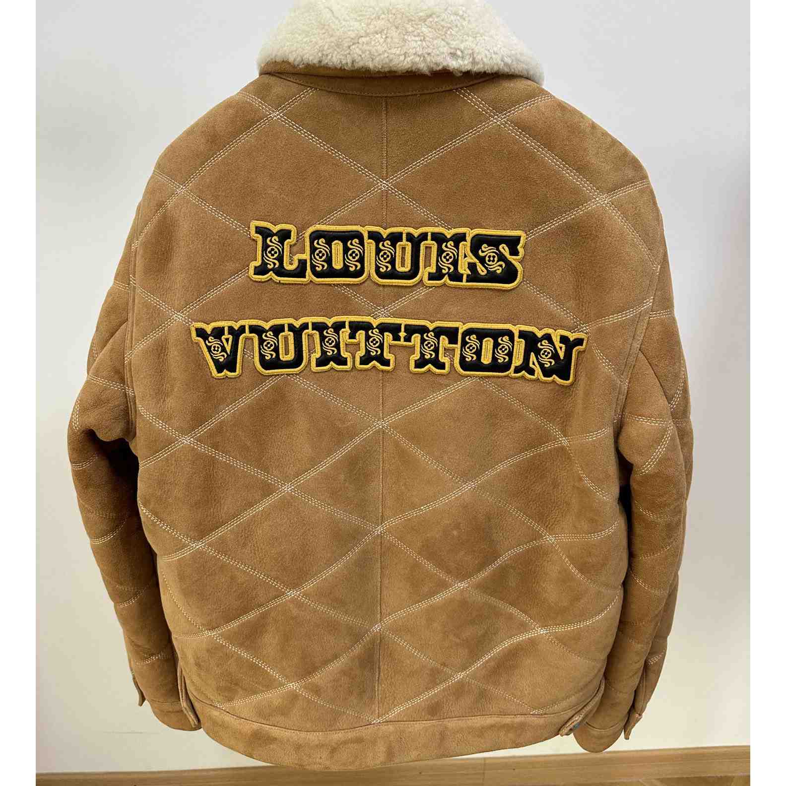 Louis Vuitton Embroidered Shearling Workwear Blouson   1AFXIM - 