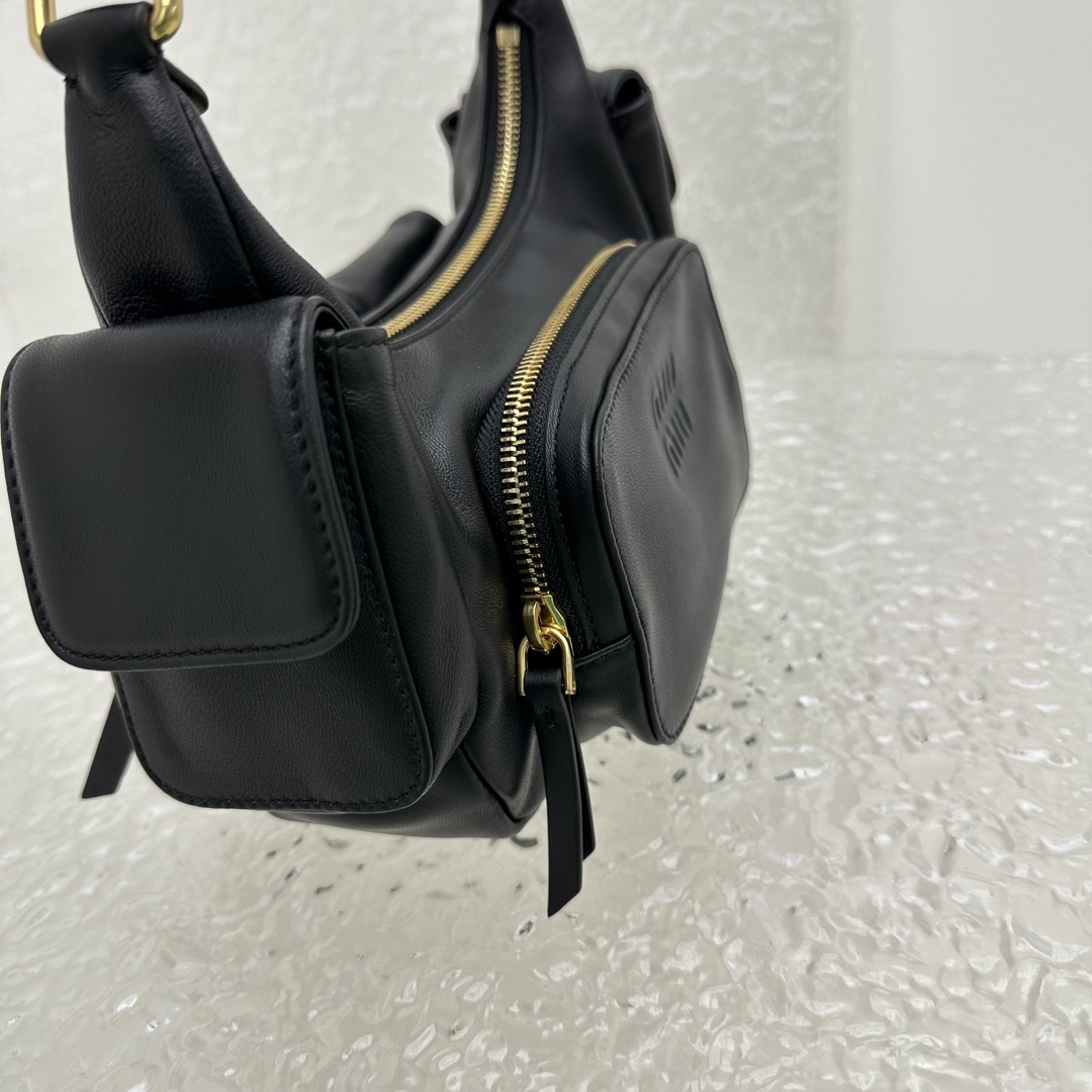 Miu Miu Nappa Leather Pocket Bag (21-12-6cm) - 