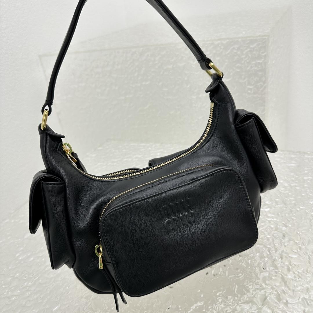 Miu Miu Nappa Leather Pocket Bag (21-12-6cm) - 