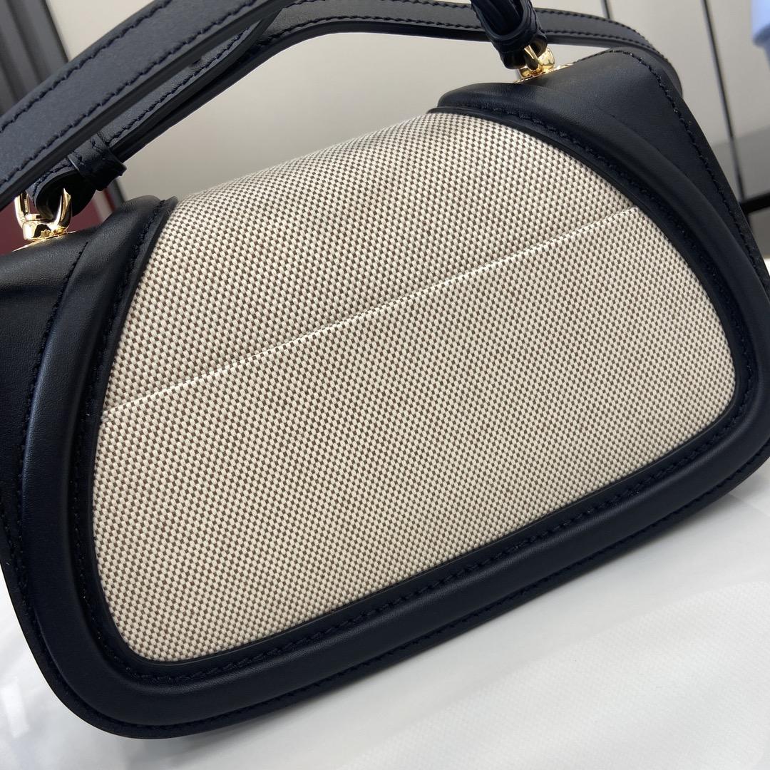Gucci Blondie Mini Shoulder Bag - 