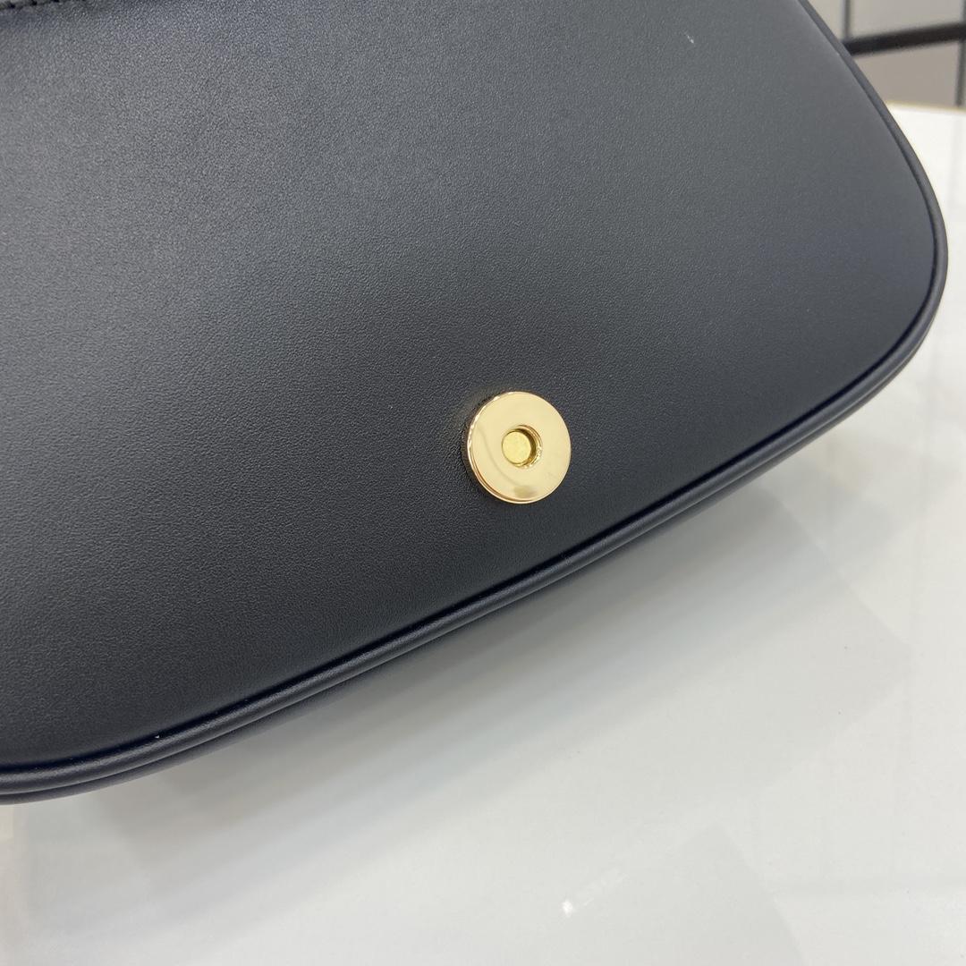 Gucci Blondie Mini Shoulder Bag - 