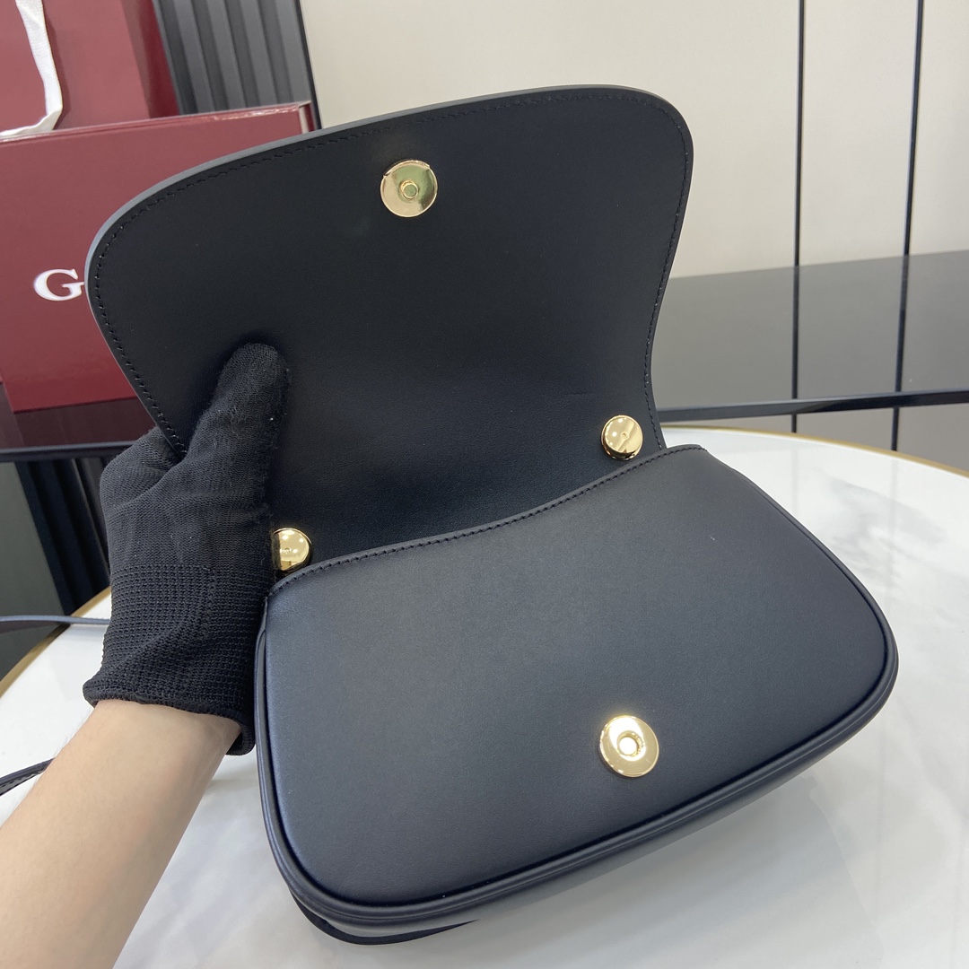 Gucci Blondie Mini Shoulder Bag - 