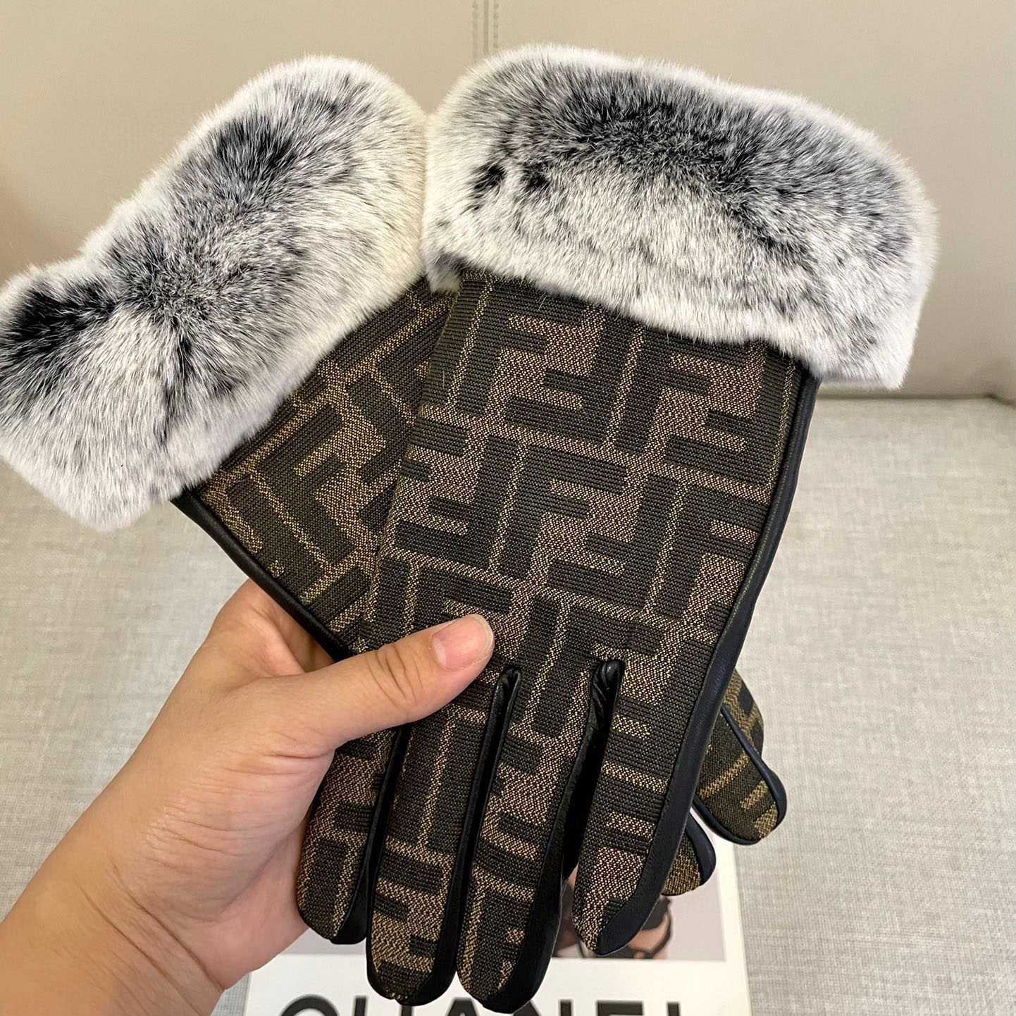 Fendi Gloves - 