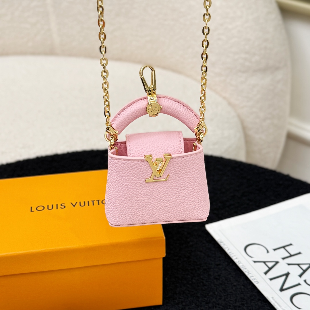 Louis Vuitton Micro Bag Capucines - 