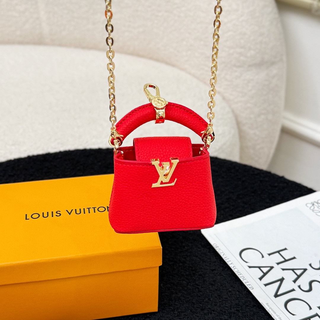 Louis Vuitton Micro Bag Capucines - 