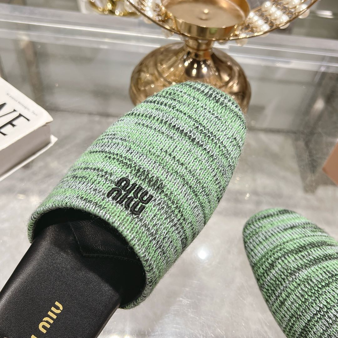 Miu Miu Wool slippers - 
