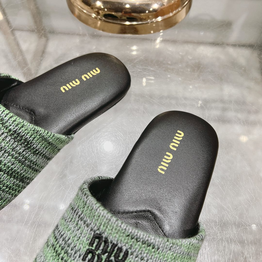 Miu Miu Wool slippers - 