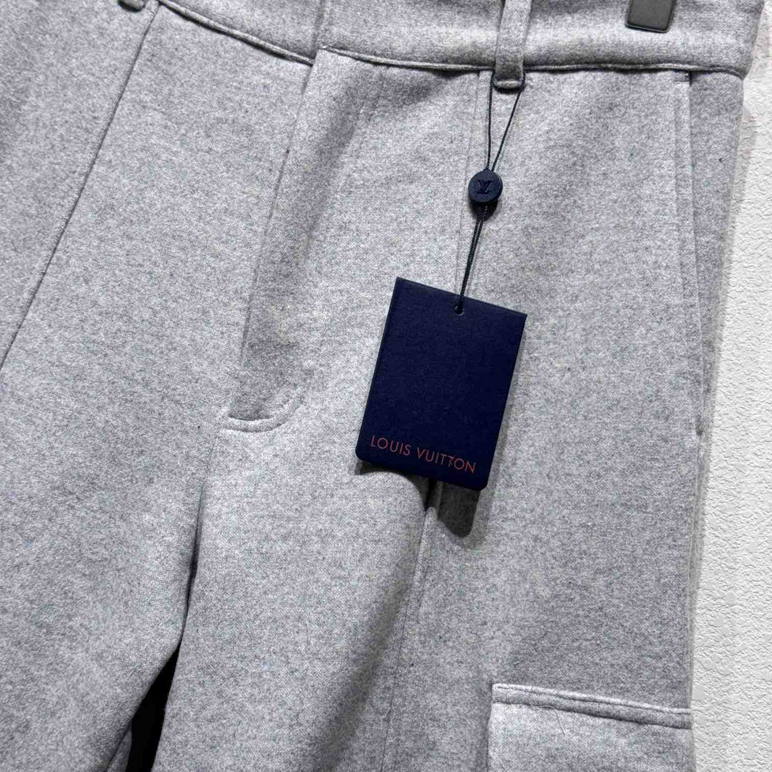 Louis Vuitton Wool Cargo Pants  1AGJLK - 