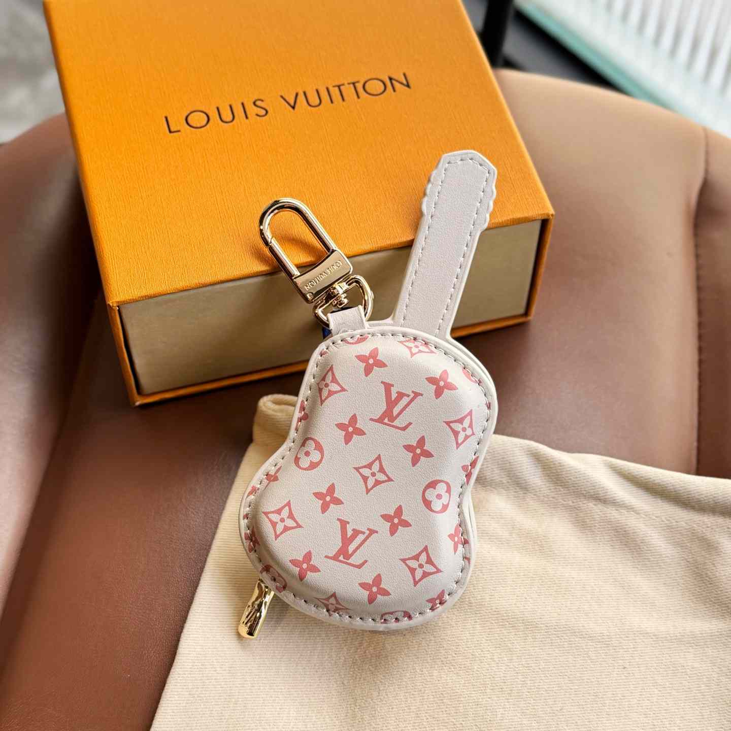 Louis Vuitton Guitar Pouch Bag Charm   M02032 - 