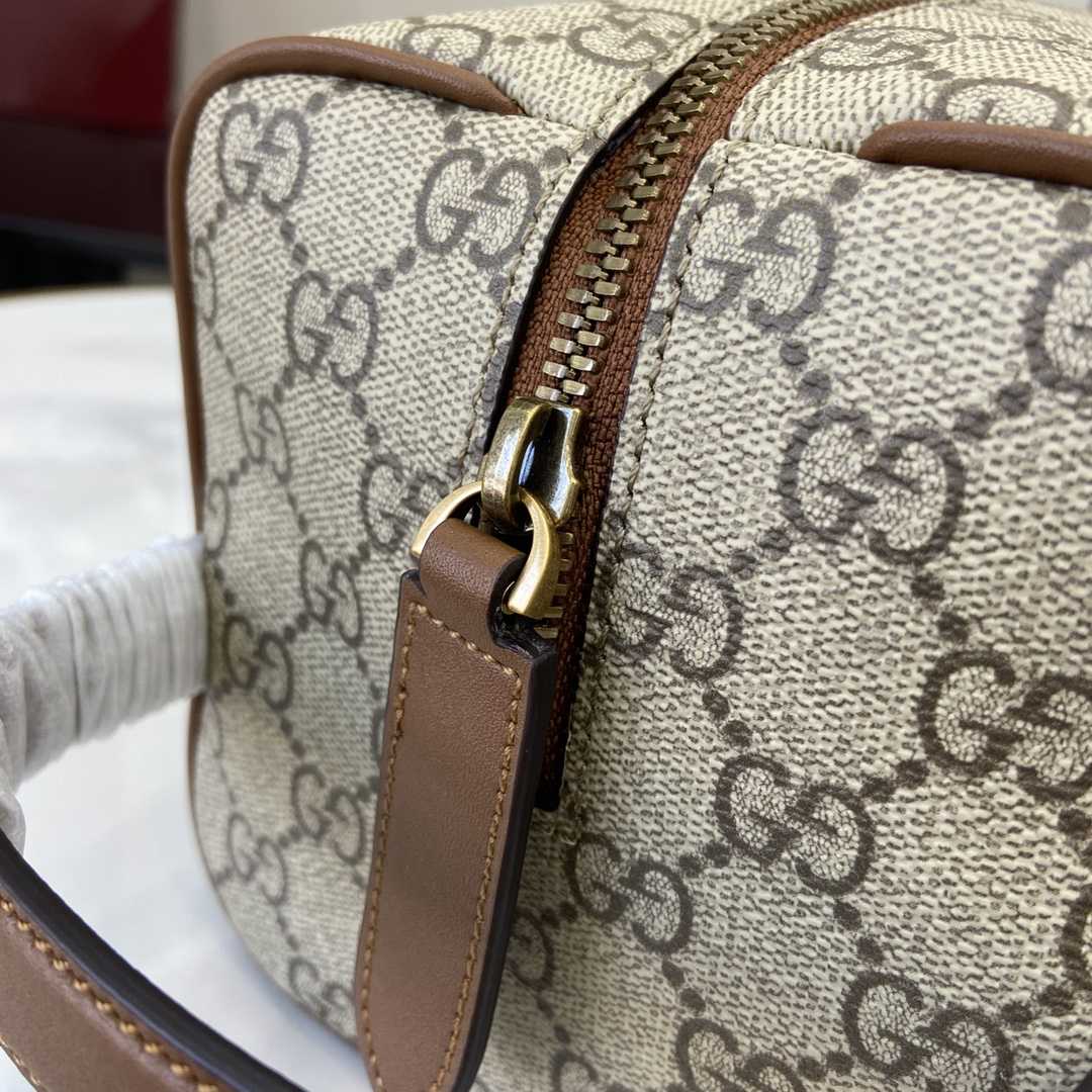 Gucci GG Emblem Medium Toiletry Case - 
