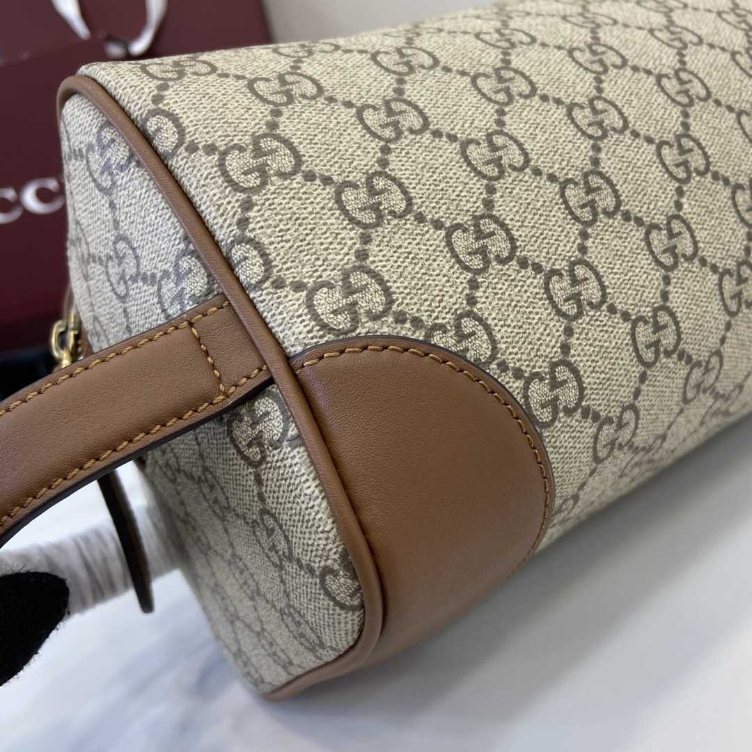 Gucci GG Emblem Medium Toiletry Case - 