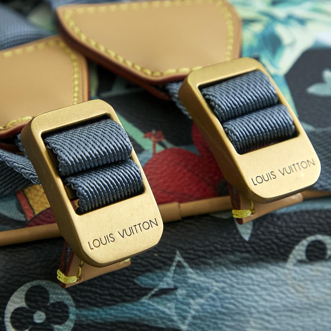 Louis Vuitton Christopher MM  M24996 - 
