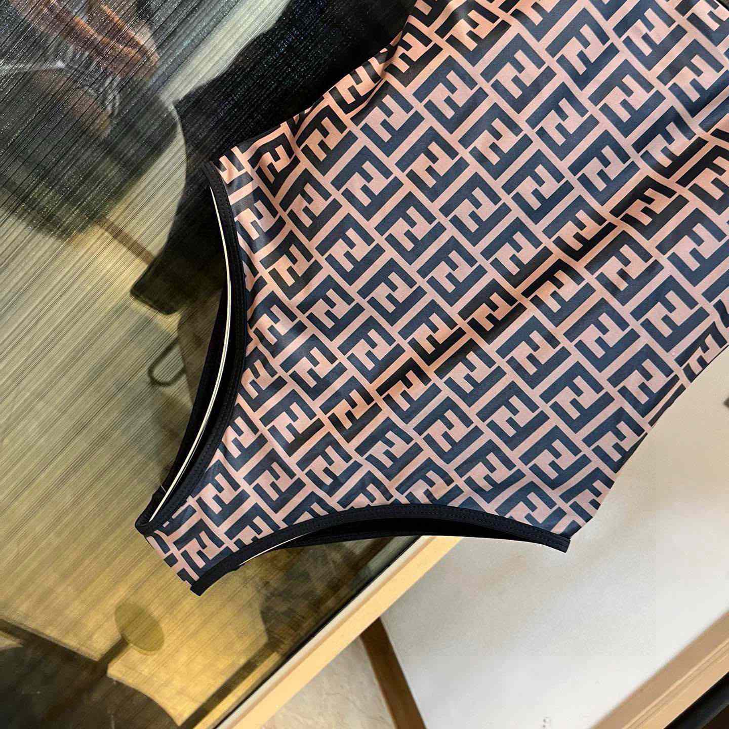 Fendi one-Piece Swimsuit - 