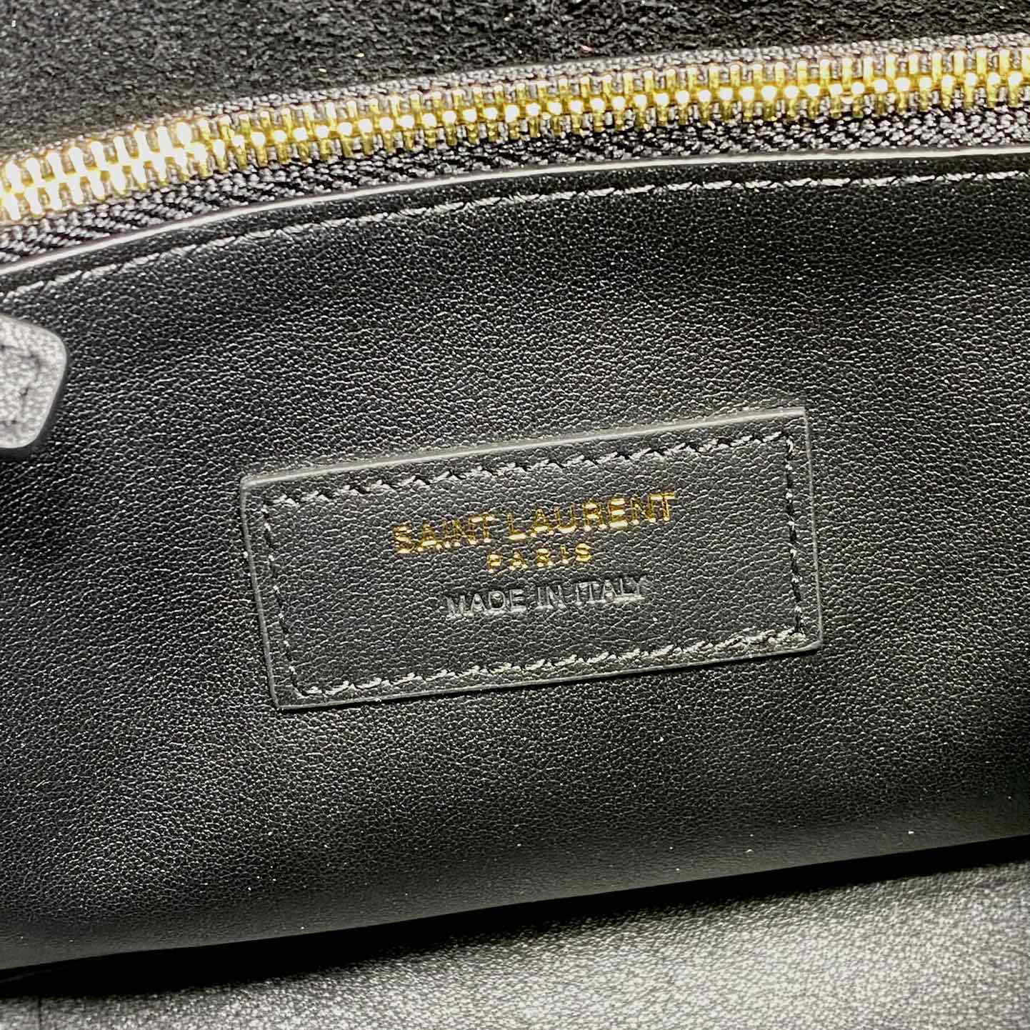Saint Laurent LE 5 À 7 Supple Small In Grained Leather - 