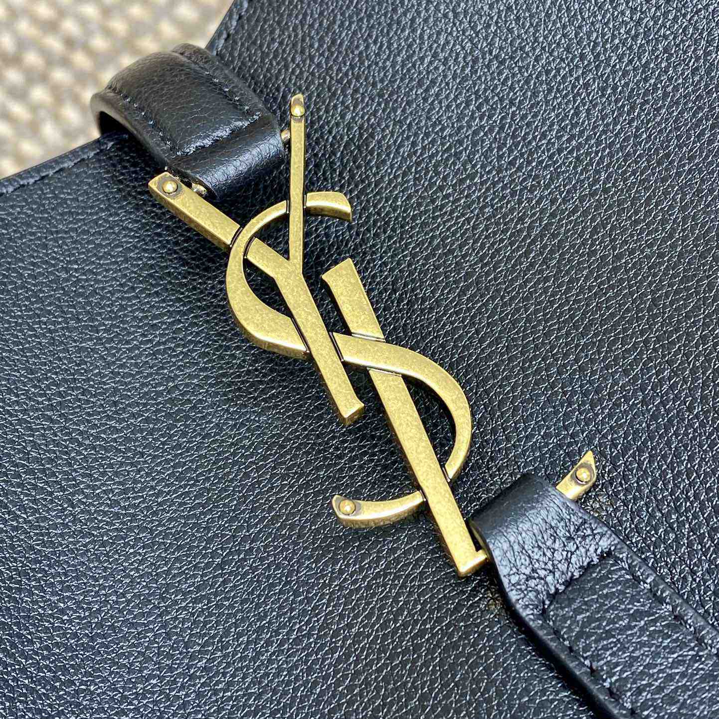 Saint Laurent LE 5 À 7 Supple Small In Grained Leather - 