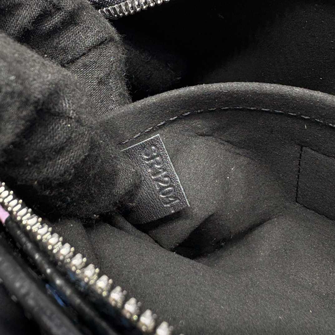 Louis Vuitton LV x TM OnTheGo East West Chain   M13260 - 