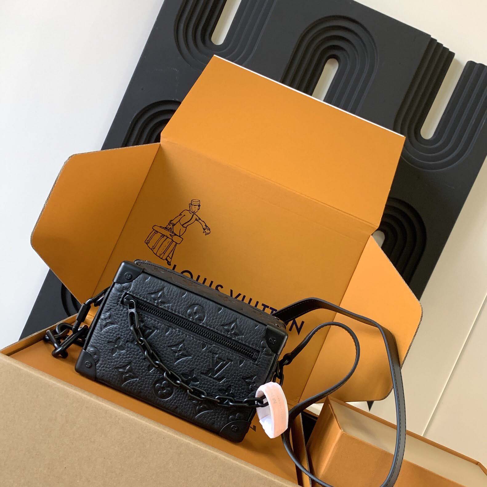 Louis Vuitton Mini Soft Trunk   M55702 - DesignerGu