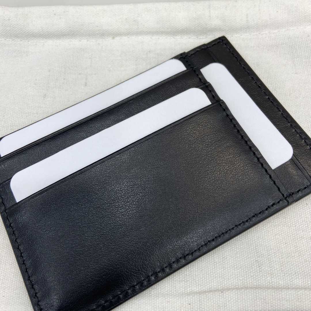 Gucci Maxi GG Card Case - 