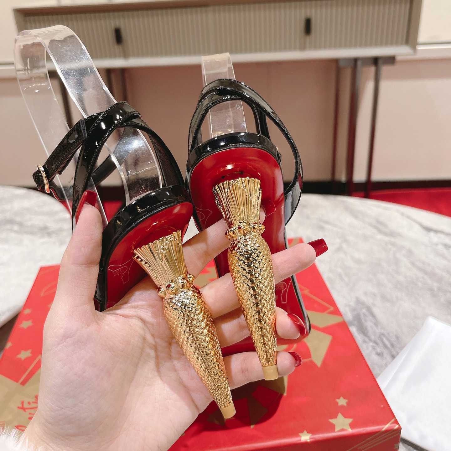 Christian Louboutin Patent Galva Lipqueen 100 Sandals - 