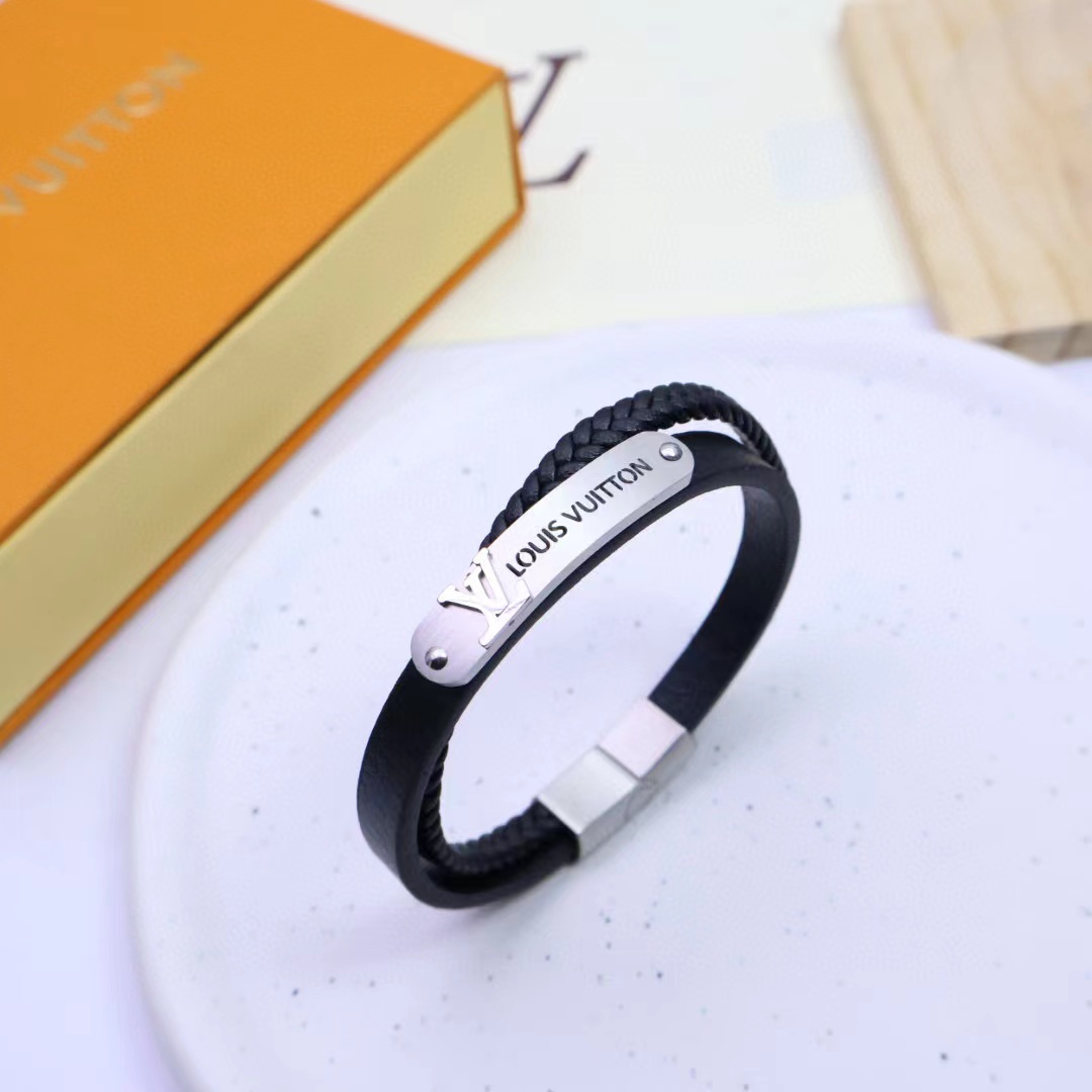 Louis Vuitton Bracelet - 