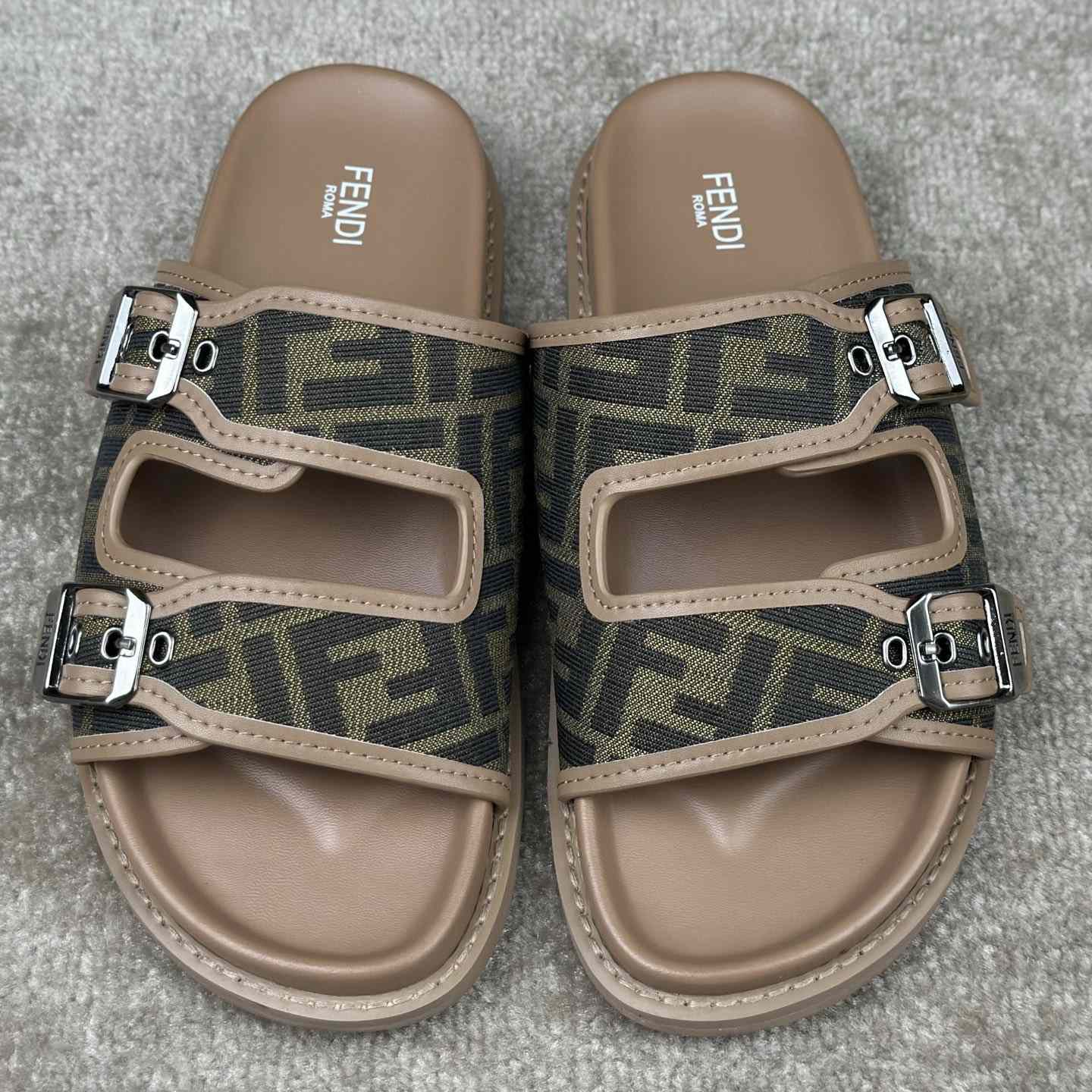 Fendi Feel Sandals  - 