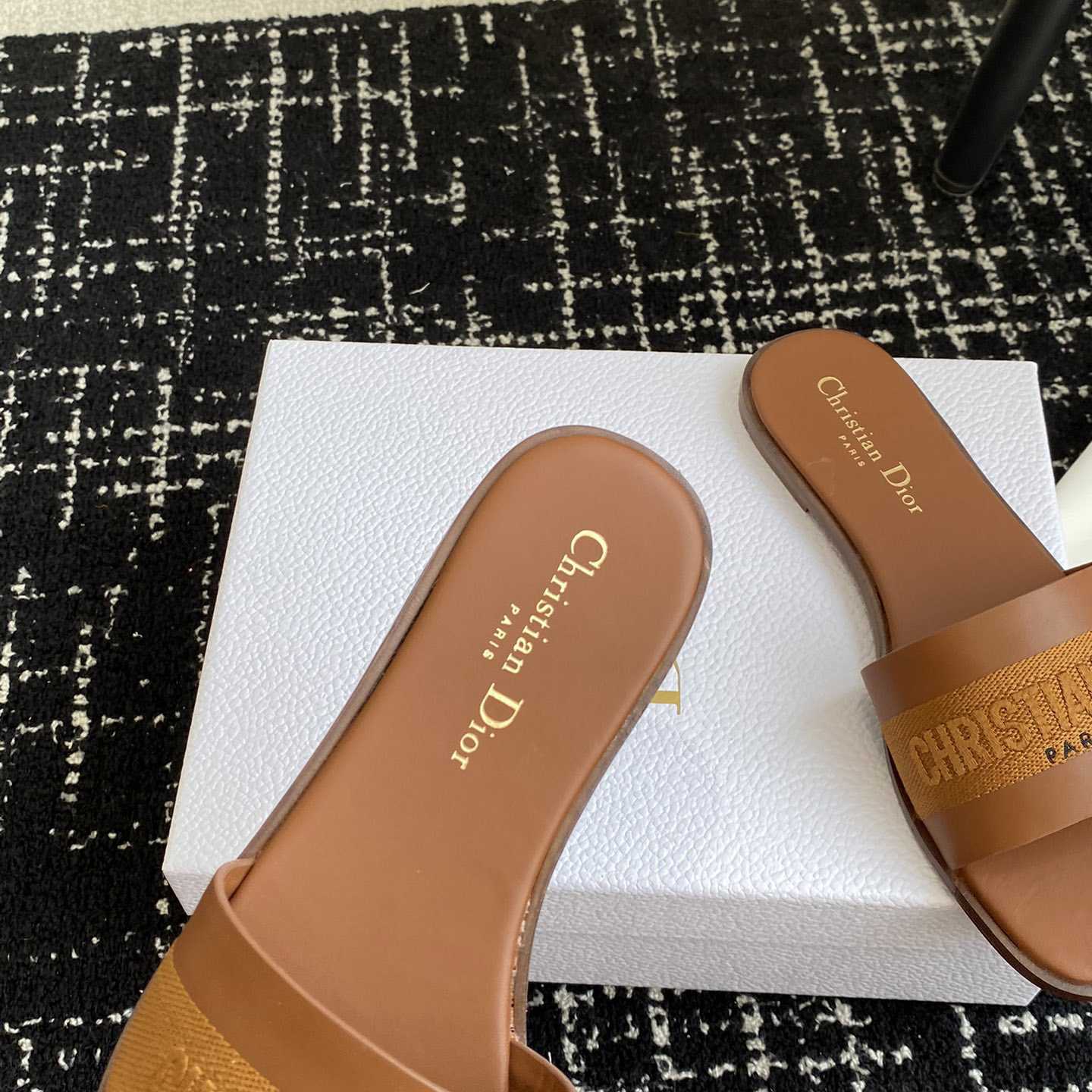 Dior Dway Slide  - DesignerGu