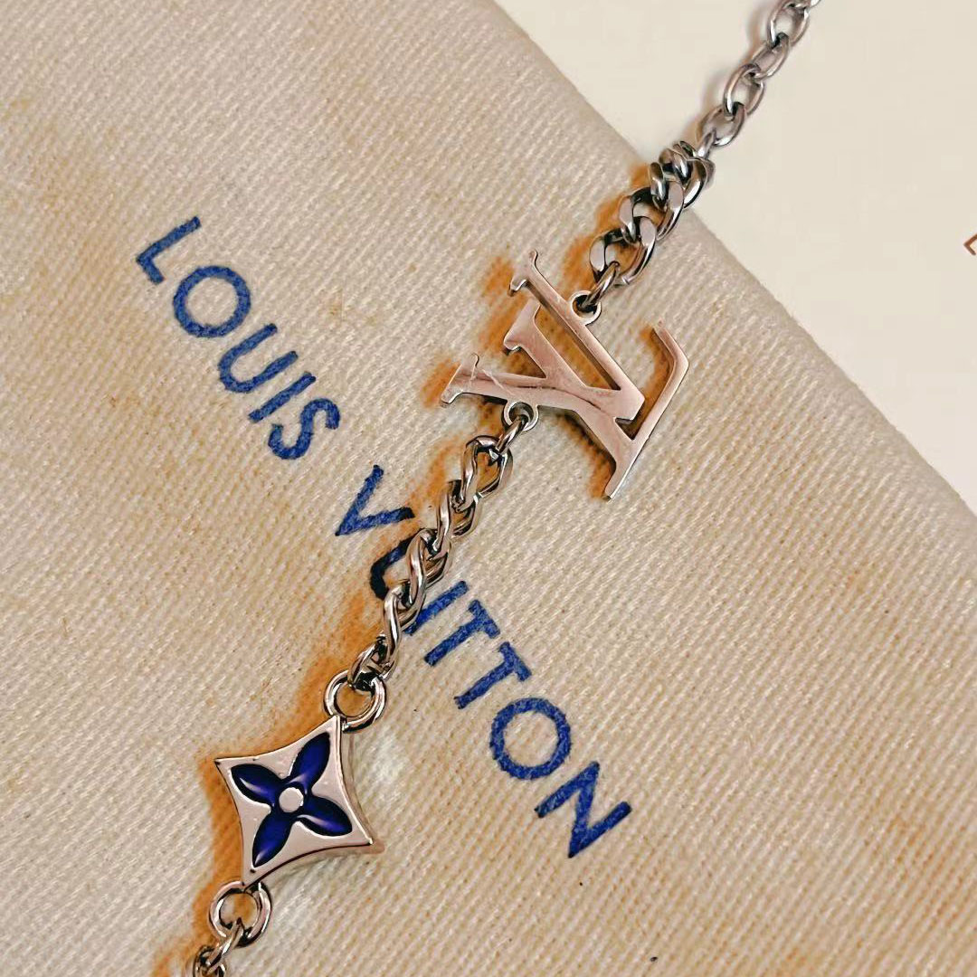 Louis Vuitton Monogram Row Bracelet  M1599A - DesignerGu