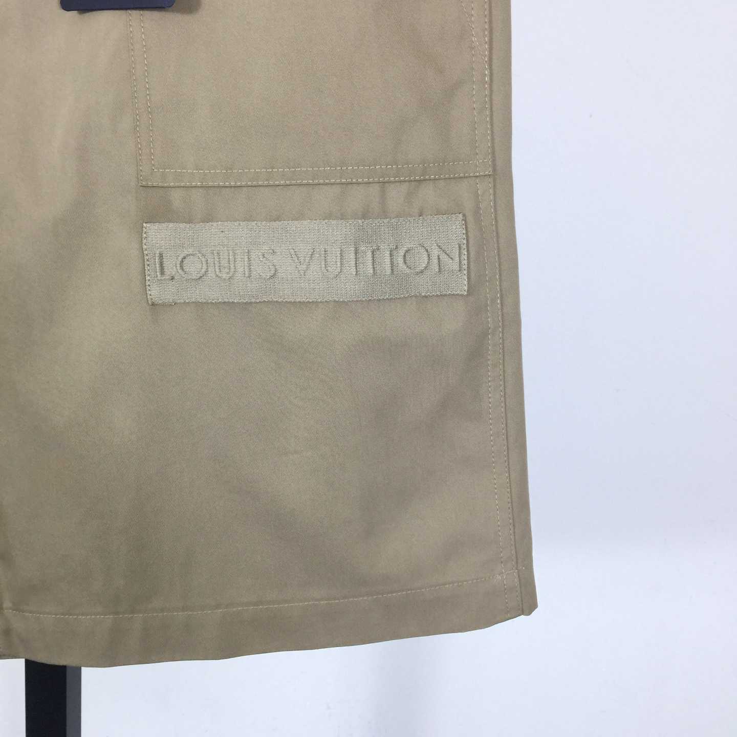 Louis Vuitton Shorts    - 