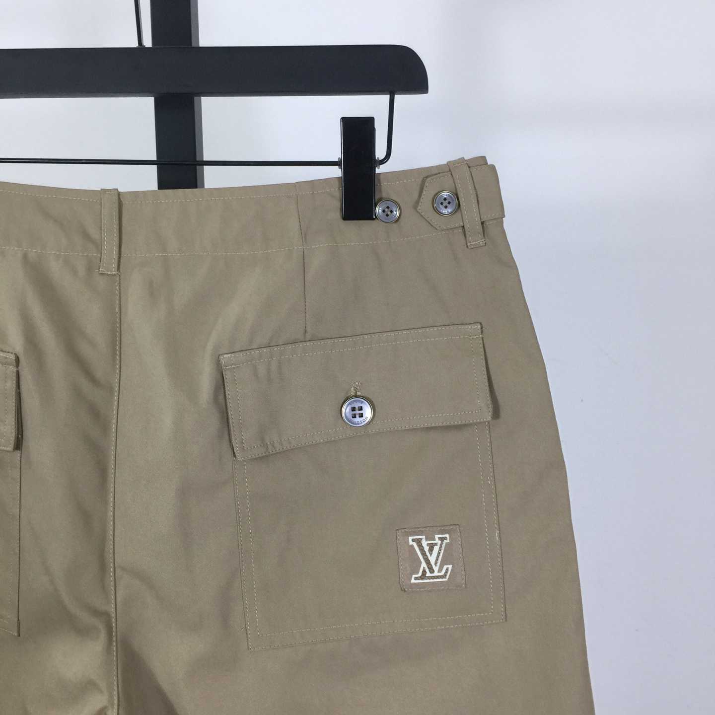 Louis Vuitton Shorts    - 