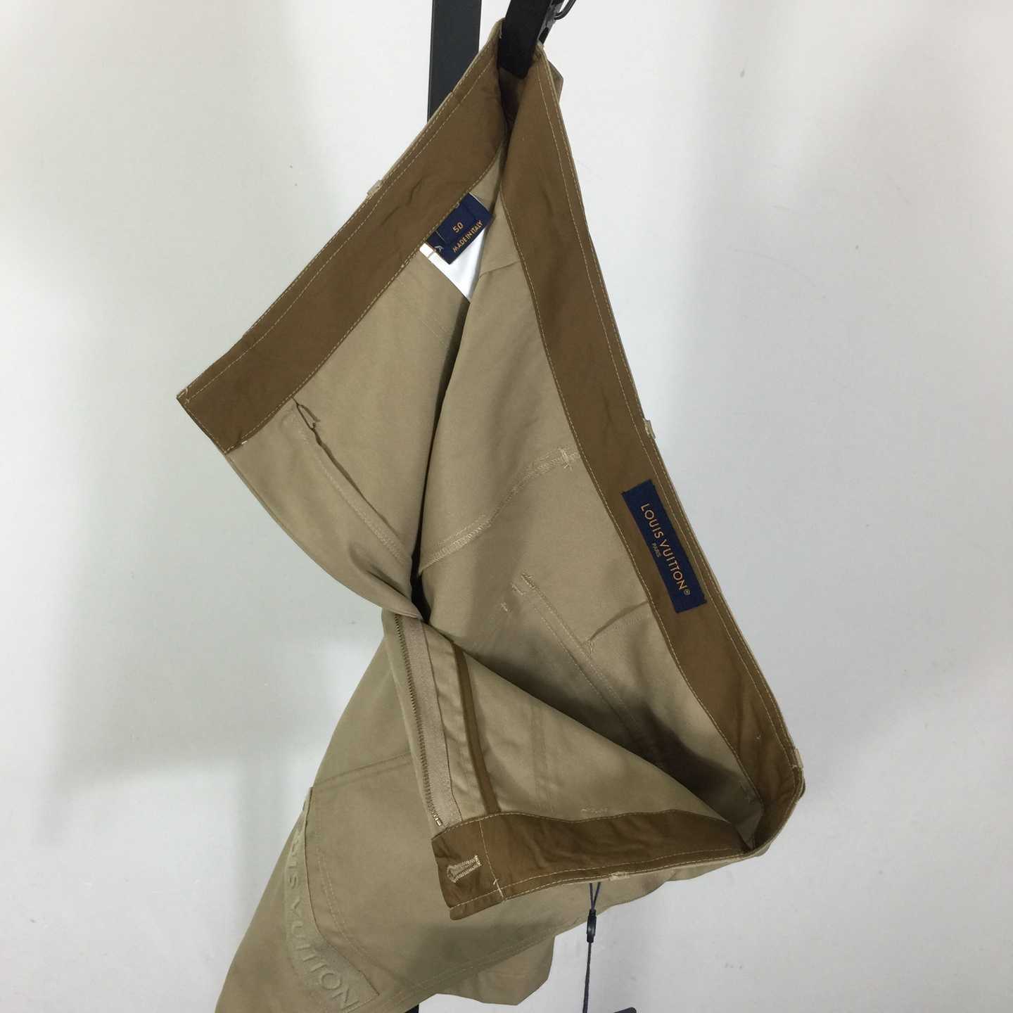 Louis Vuitton Shorts    - 