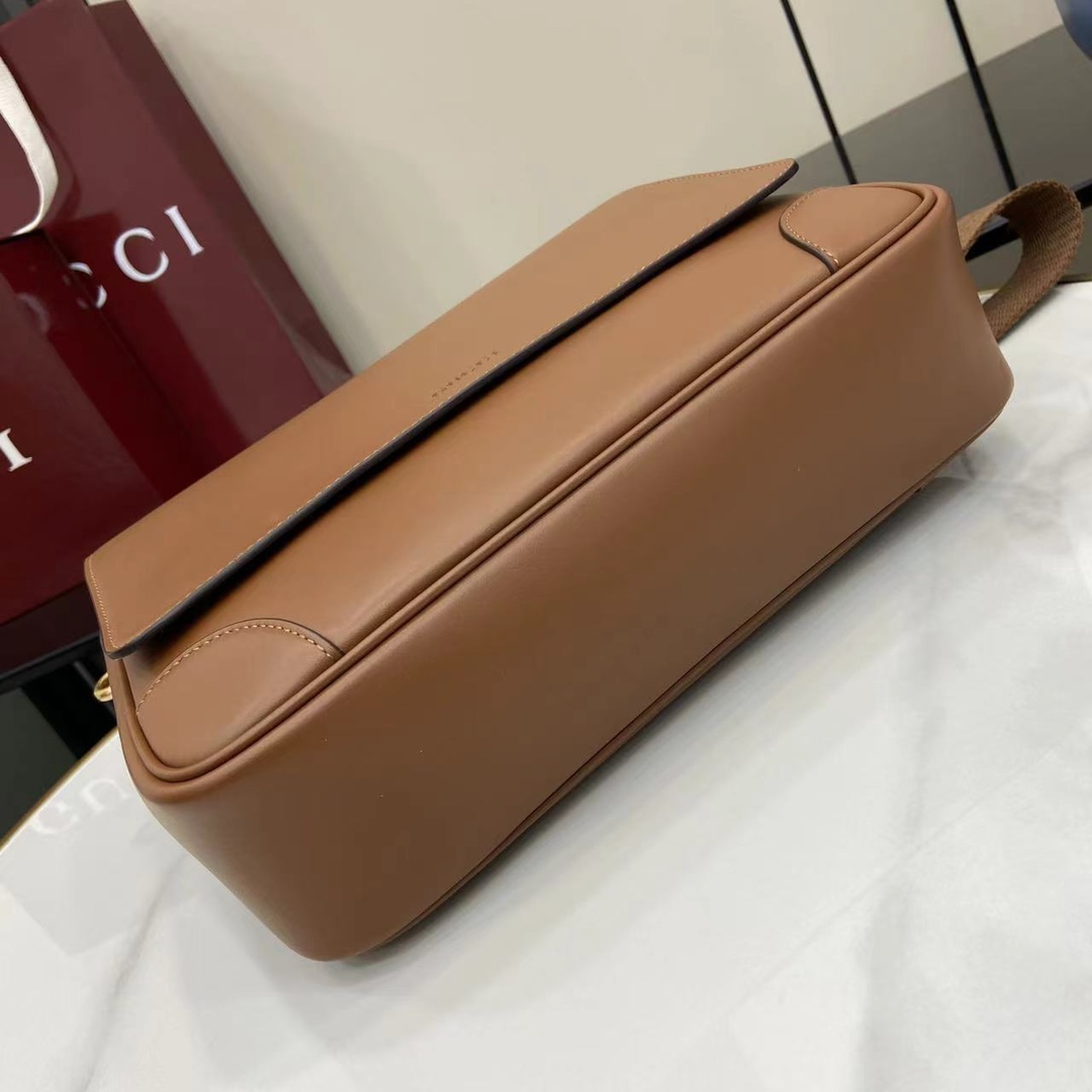 Gucci GG Emblem Medium Crossbody Bag - DesignerGu