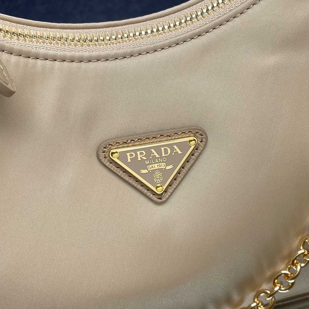 Prada Re-Edition 2005 Re-Nylon And Saffiano Leather Bag With Charm - 
