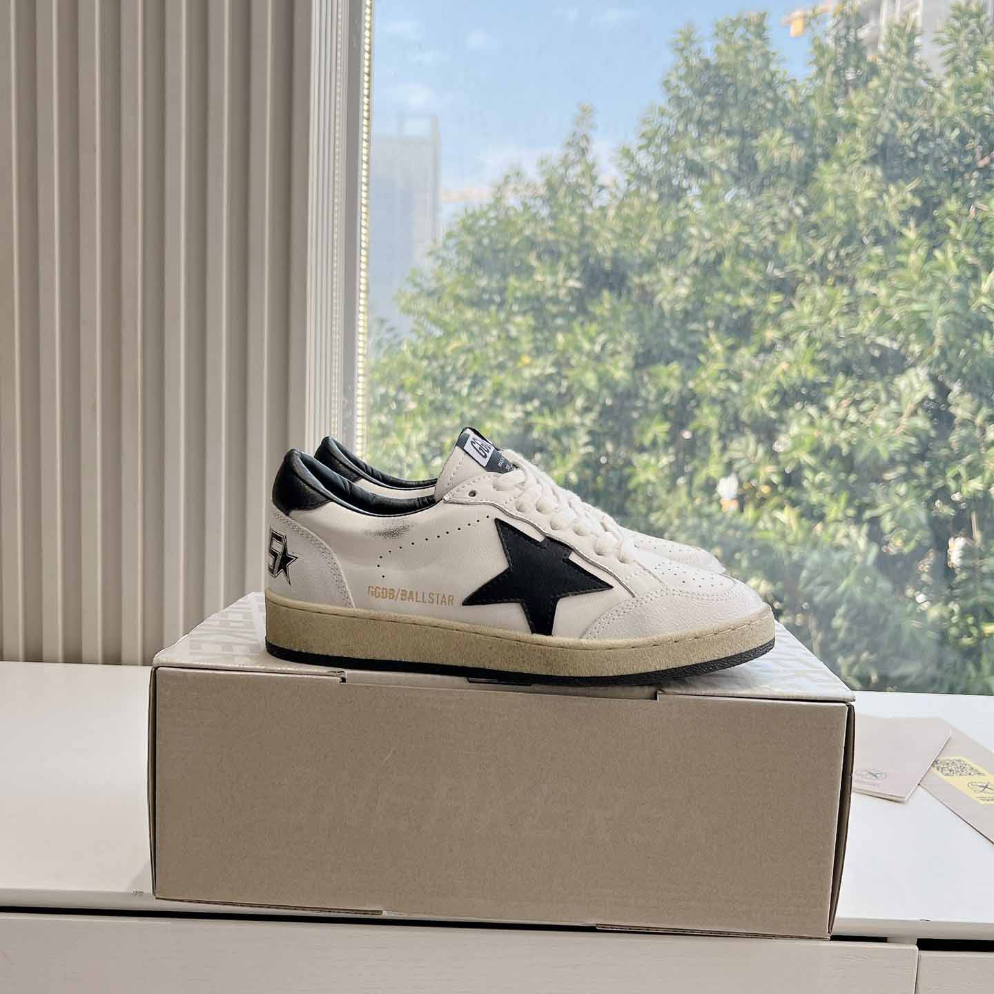 Golden Goose Sneakers - 