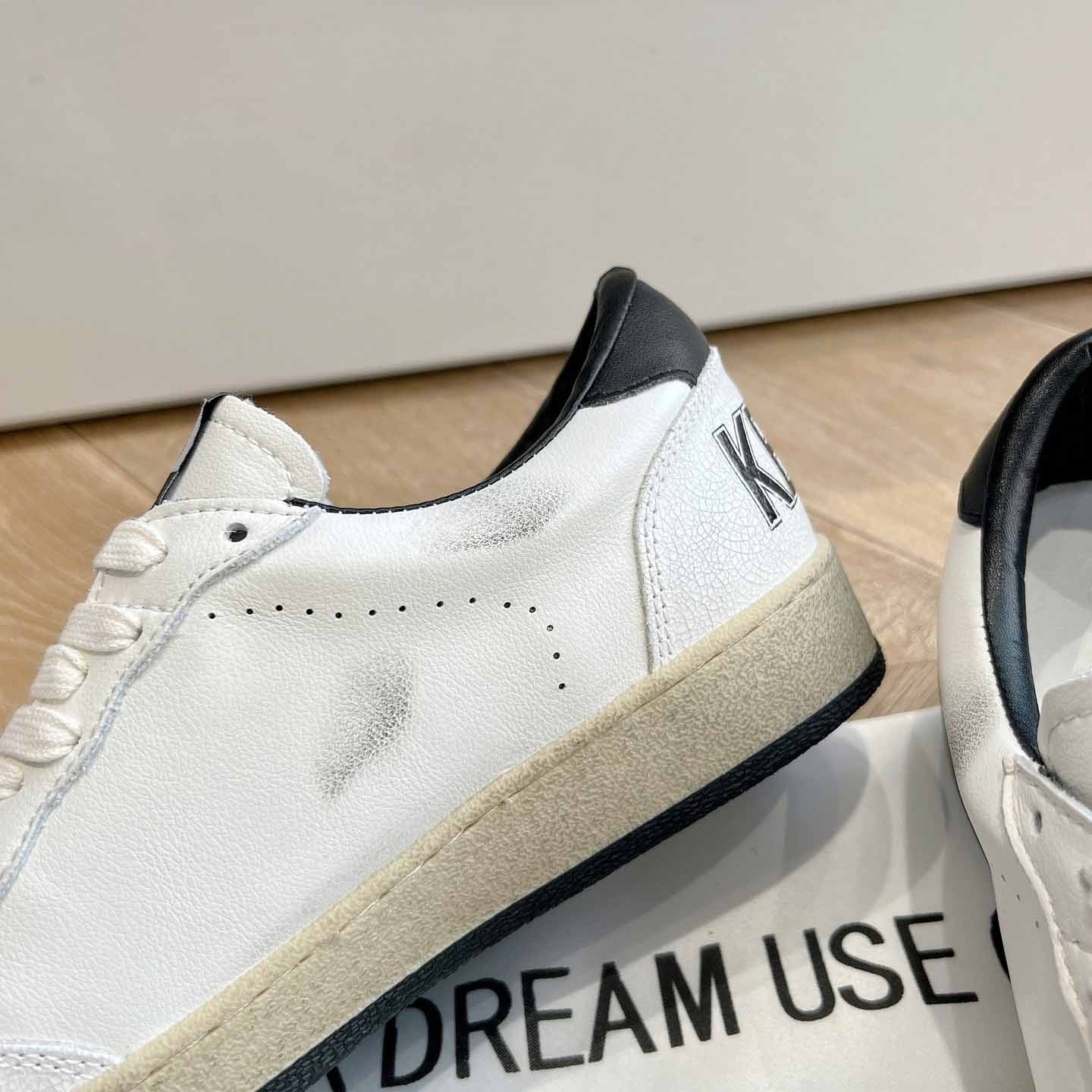Golden Goose Sneakers - 