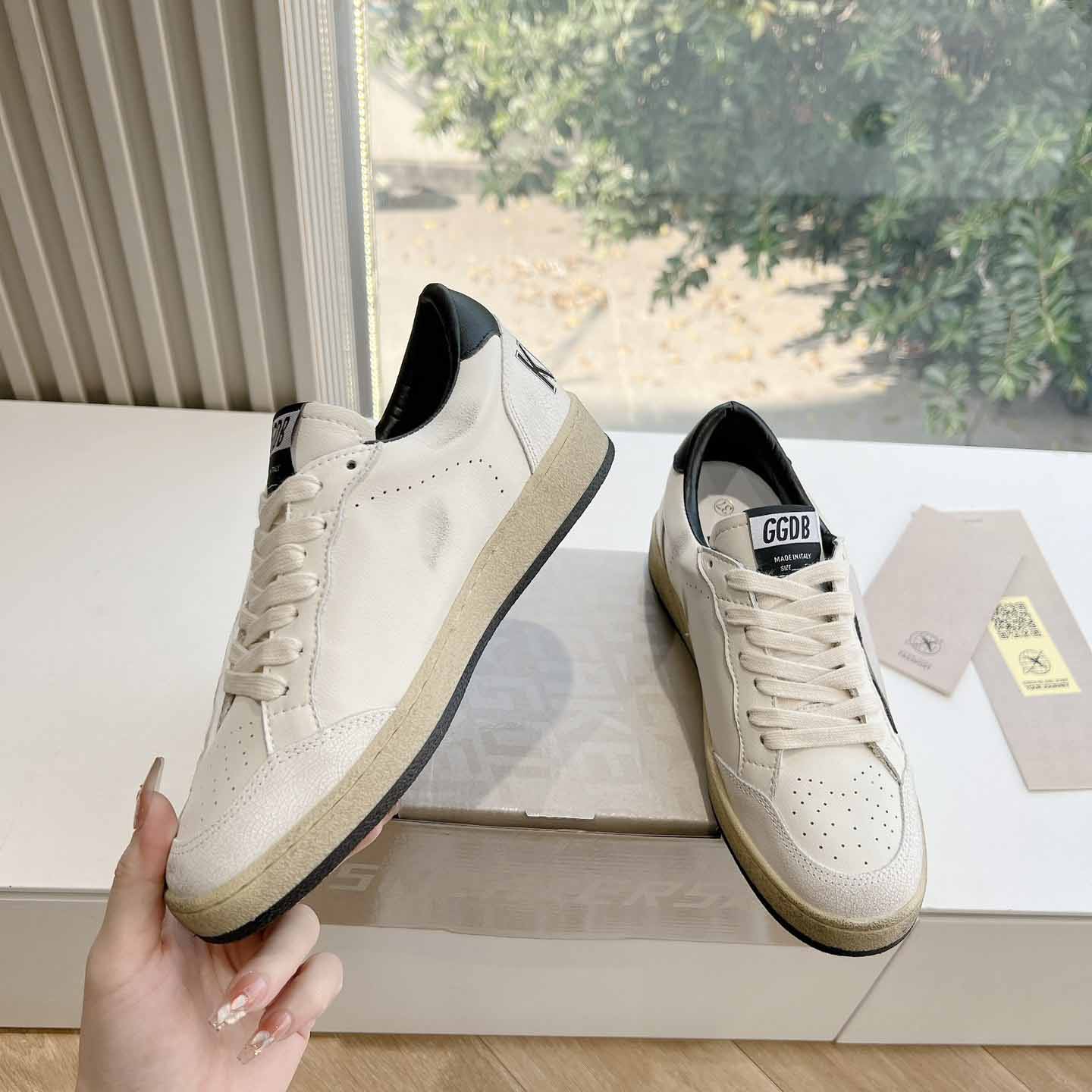 Golden Goose Sneakers - 