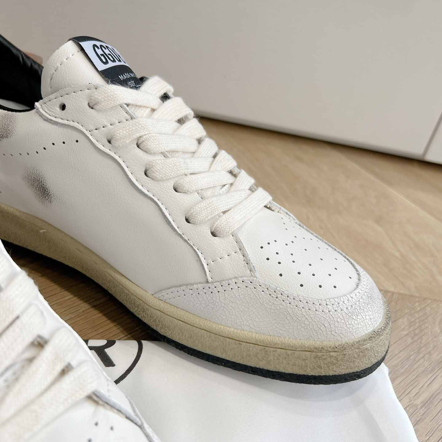 Golden Goose Sneakers - 