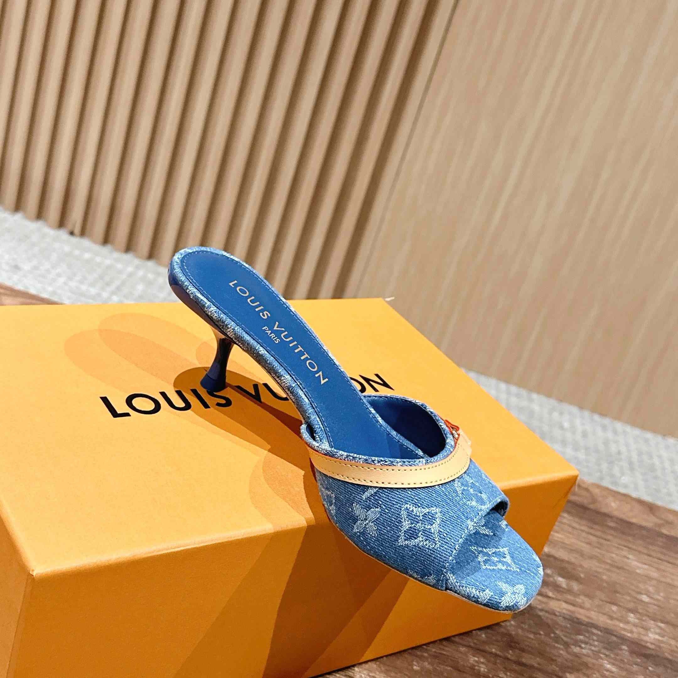 Louis Vuitton LV x TM 6AM Mule    - 