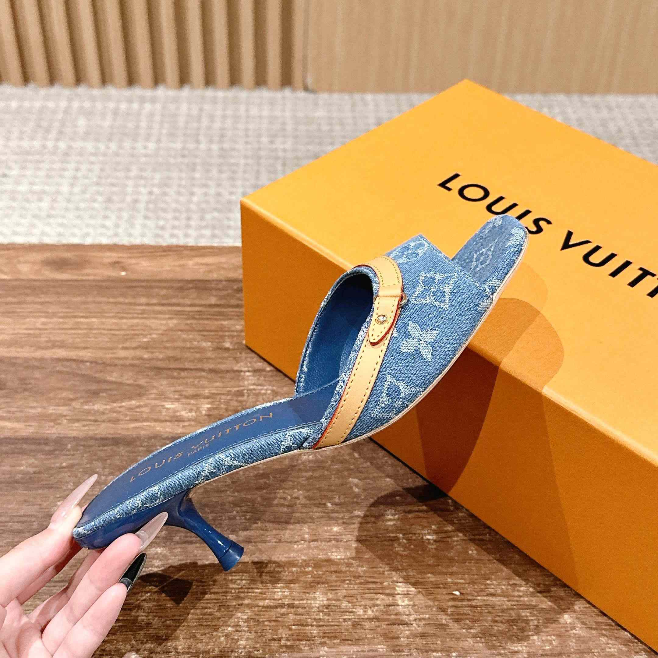 Louis Vuitton LV x TM 6AM Mule    - 