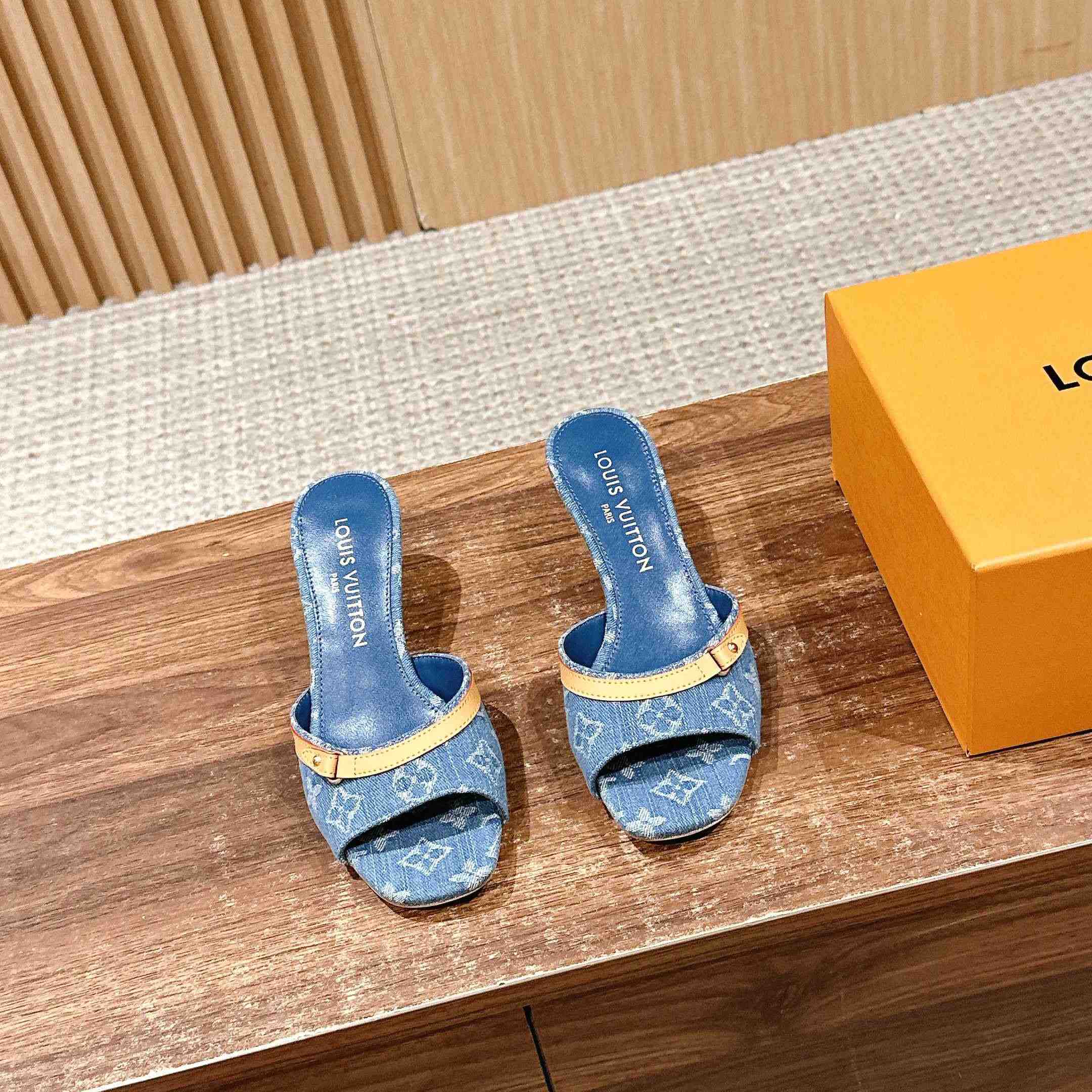 Louis Vuitton LV x TM 6AM Mule    - 