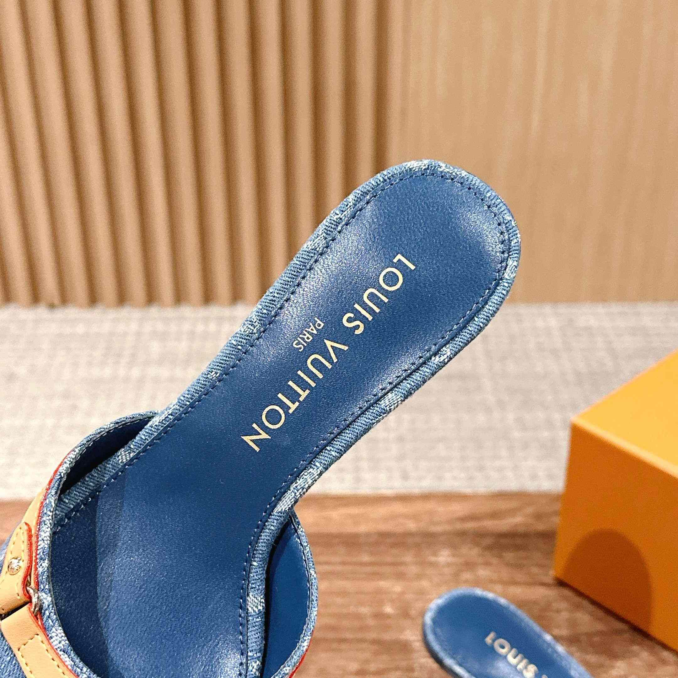 Louis Vuitton LV x TM 6AM Mule    - 