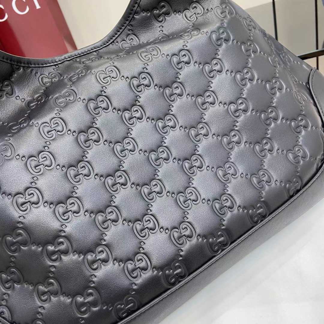 Gucci B Medium Shoulder Bag - 