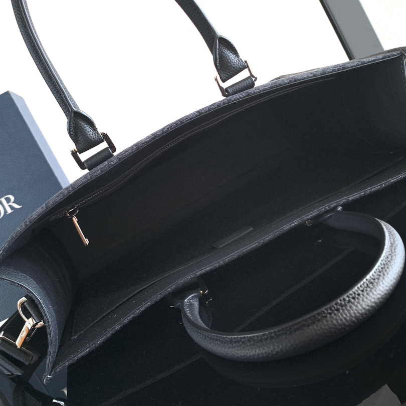 Dior East-West Tote Bag  - 