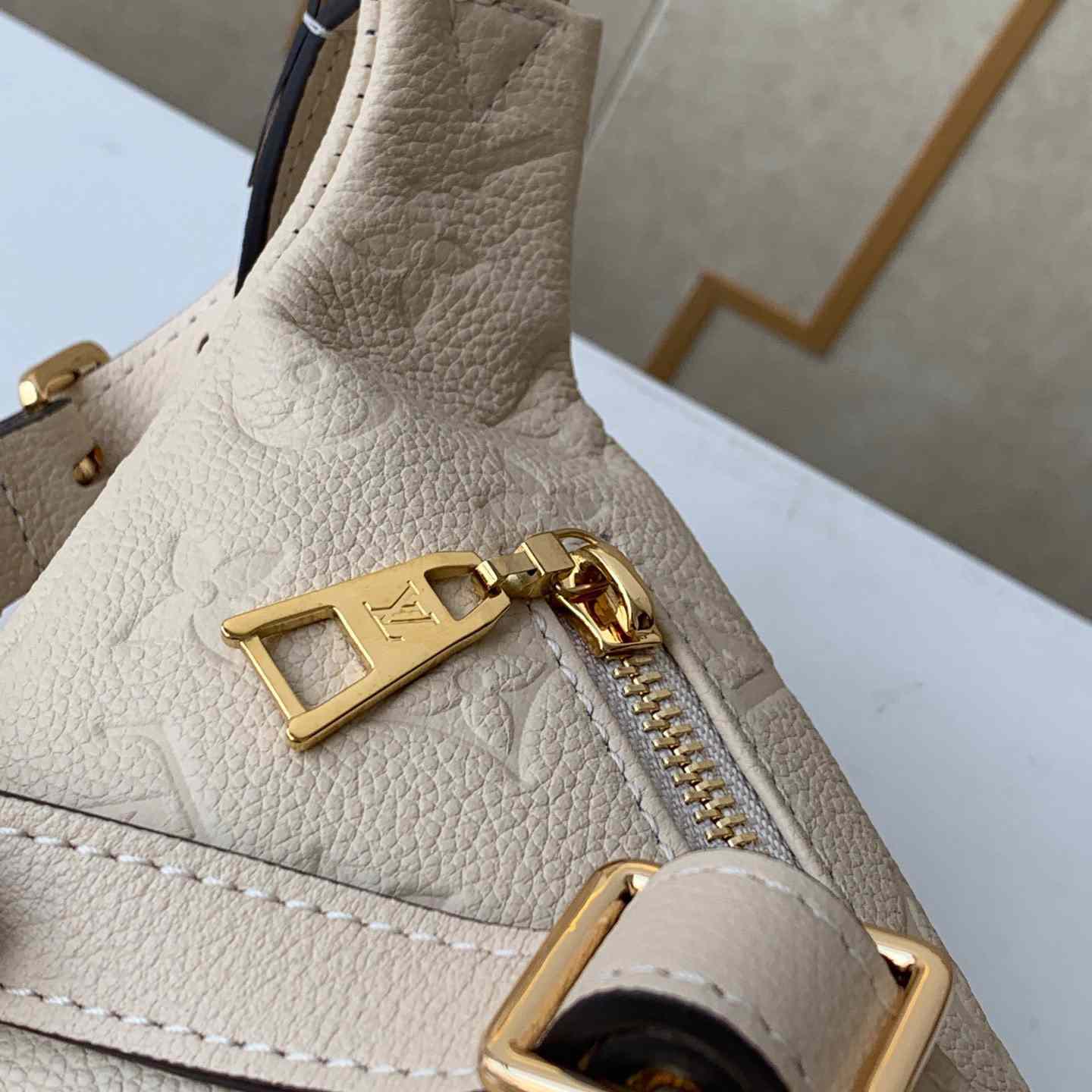 Louis Vuitton Bumbag  M44812  - DesignerGu