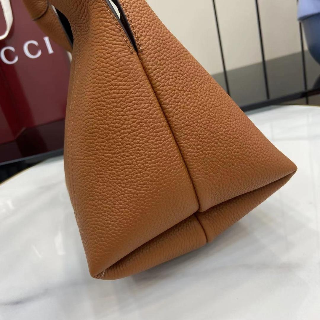 Gucci Softbit Medium Top Handle Bag - 