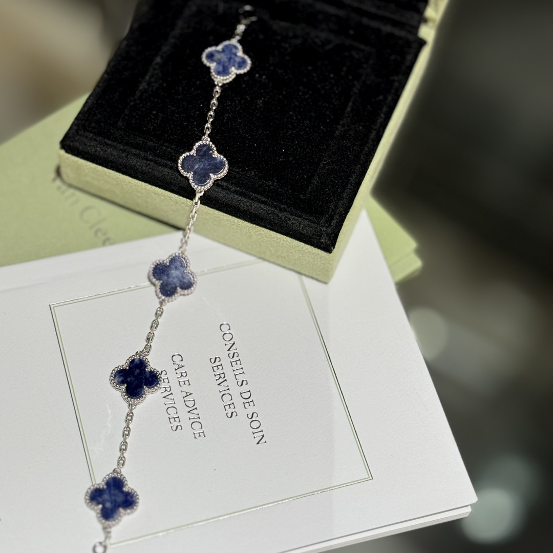 Van Cleef & Arpels Bracelet - DesignerGu