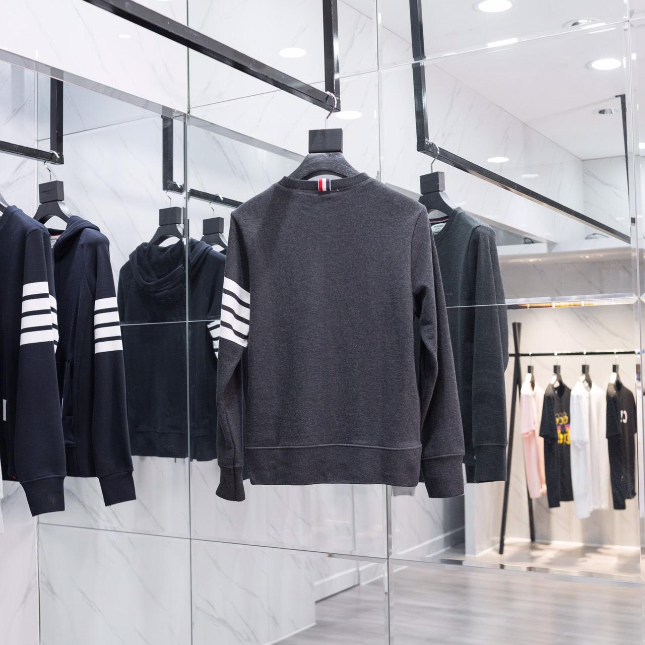 Thom Browne Stripe Sleeve Sweatshirt    TB22 - DesignerGu