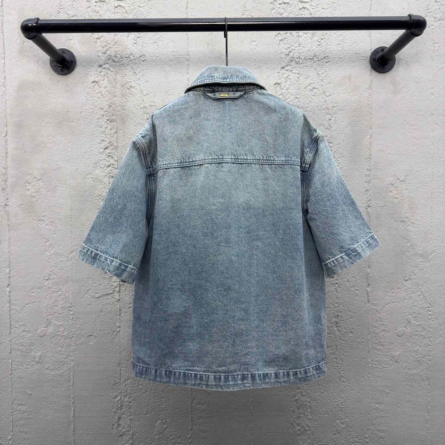 Louis Vuitton Short-Sleeved Denim Workwear Shirt  1ABLDG - DesignerGu