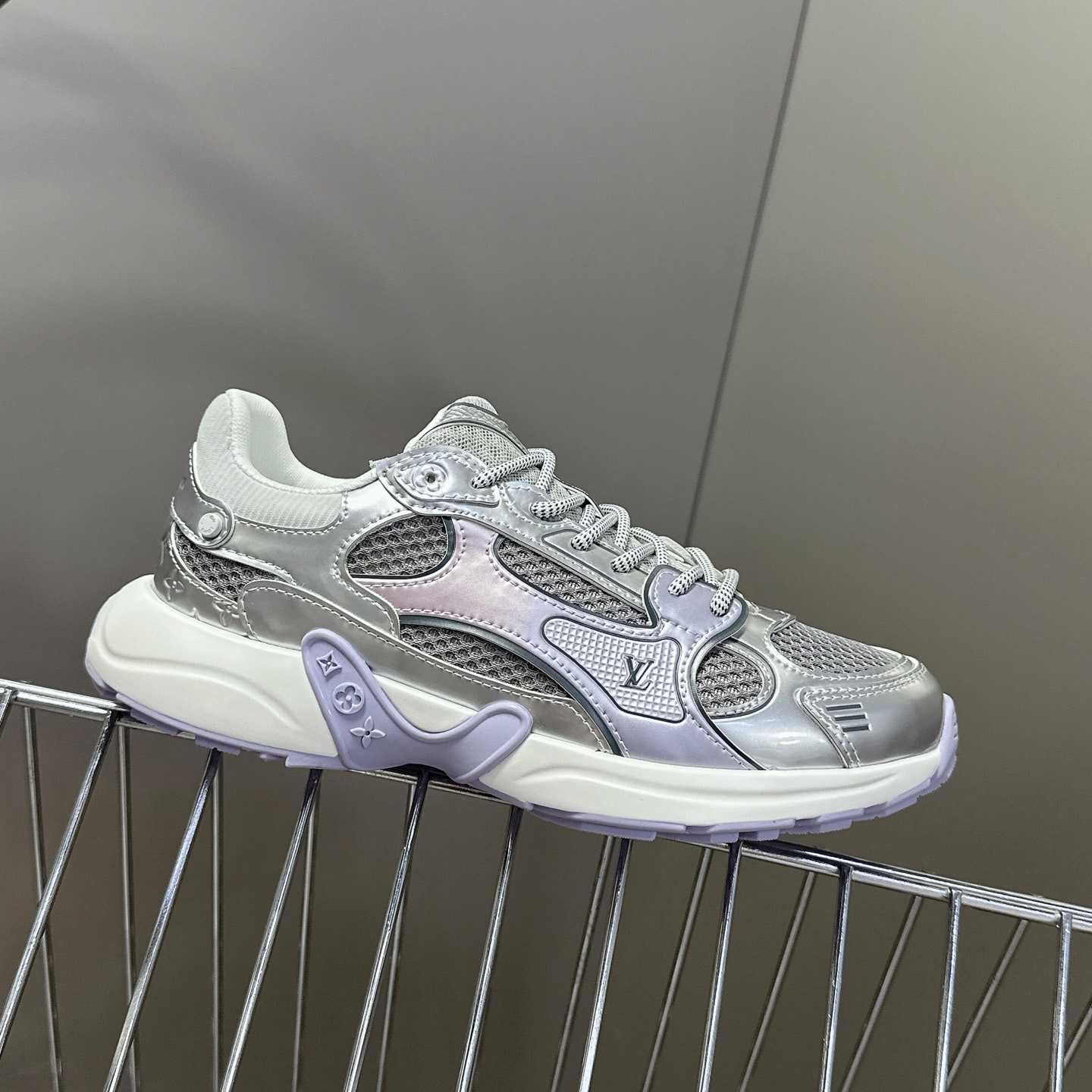Louis Vuitton LV Olympia Sneaker   1AHOM6 - 