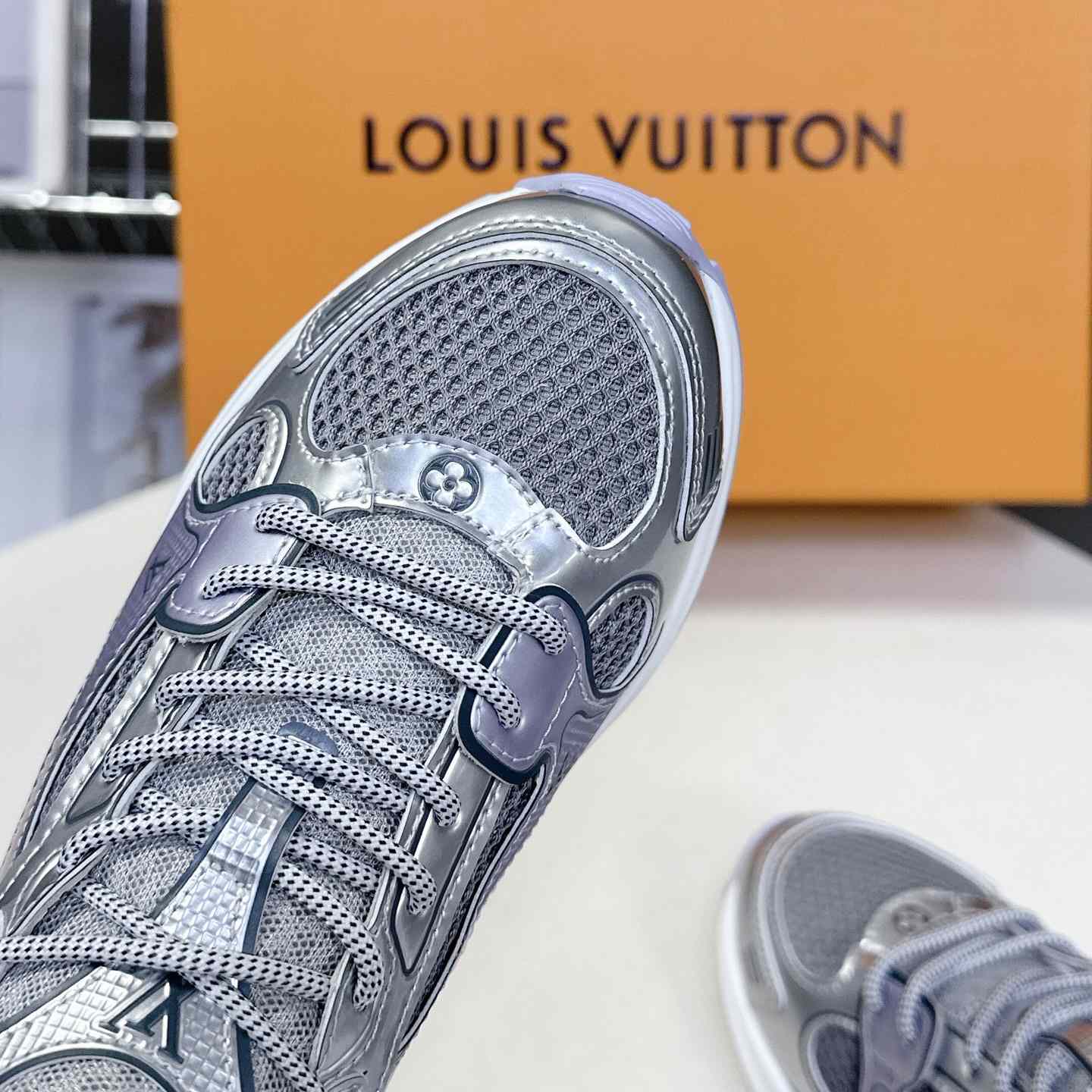 Louis Vuitton LV Olympia Sneaker   1AHOM6 - 