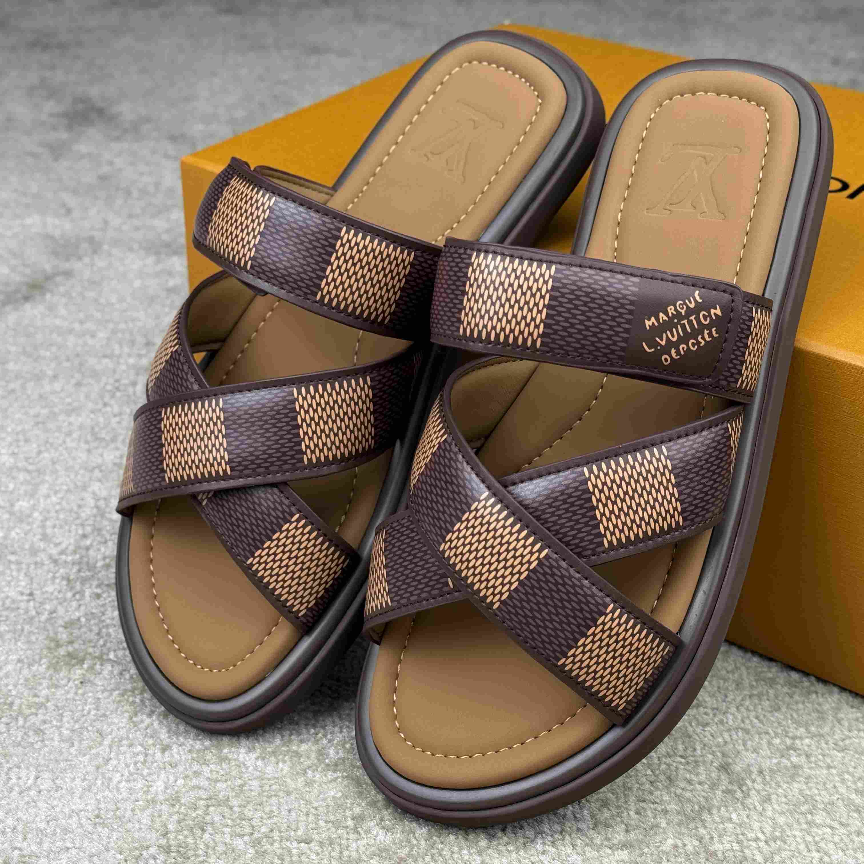 Louis Vuitton LV Venice Mule    1ACRJB - DesignerGu